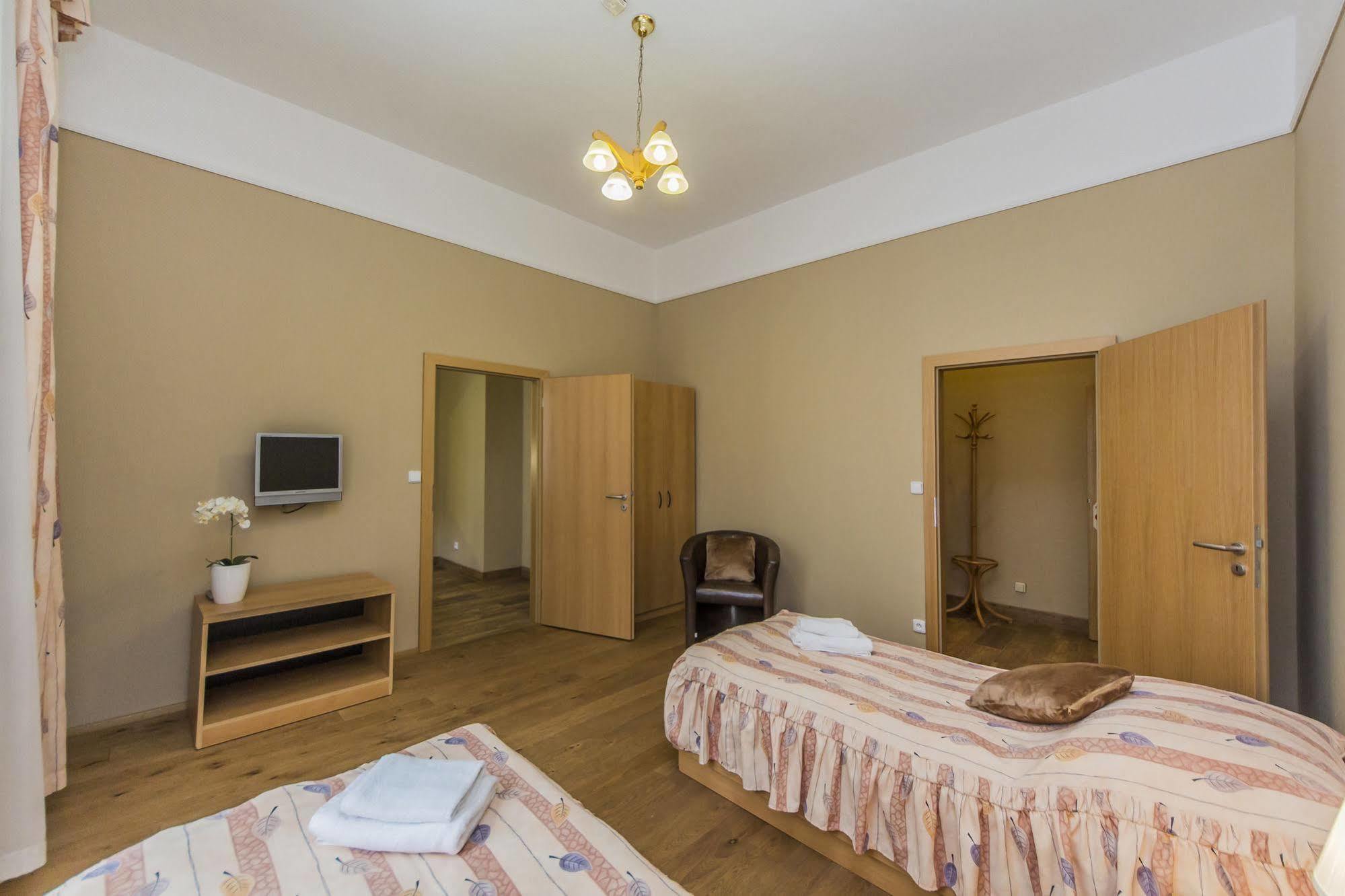 Aparthotel Lublanka Praga Exterior foto