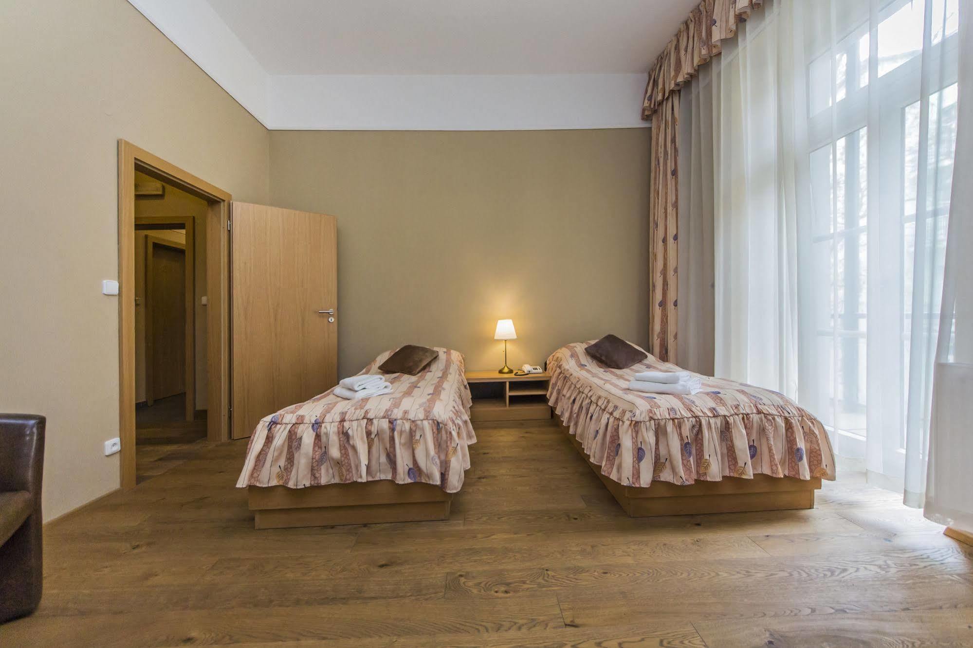 Aparthotel Lublanka Praga Exterior foto